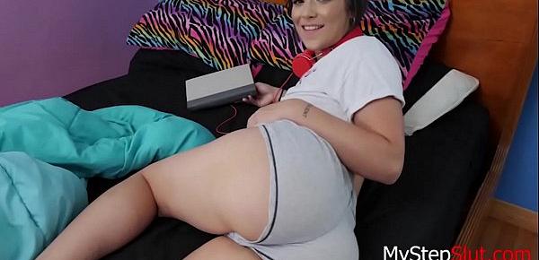  Phone Tapping That Daughter Ass- Brooklyn Gray